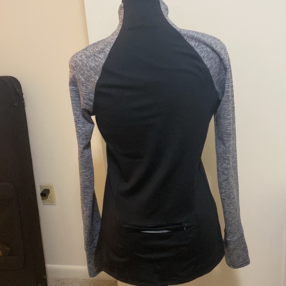 Under armour long sleeve - Picture 5 of 8